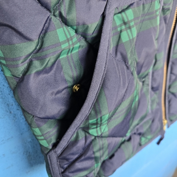 J. CREWWomen’s Printed Quilted Down Puffer Vest Navy/Green Sz XS Waterfowl Feath - Picture 7 of 8